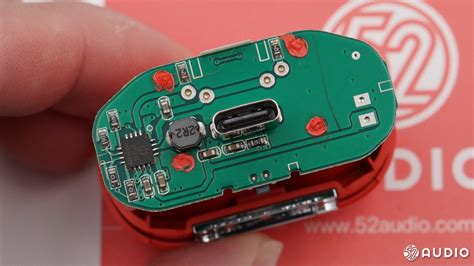 藍牙耳機充電倉一直亮綠燈是怎么回事(藍牙耳機充電倉一直綠燈不滅)縮略圖