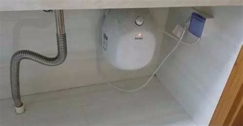 電熱水龍頭和小廚寶哪個(gè)好用,熱水龍頭哪個(gè)品牌質(zhì)量好縮略圖