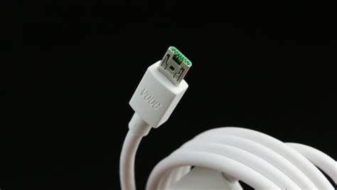 蘋果數(shù)據(jù)線充不上電怎么修復(fù)(充電線失靈的補救方法)縮略圖