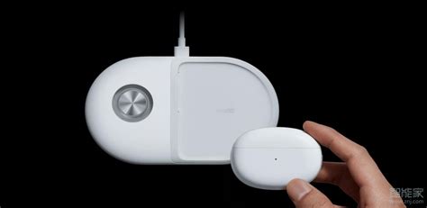 無(wú)線耳機(jī)充電倉(cāng)正確充電方法(無(wú)線耳機(jī)充電倉(cāng)正確充電方法視頻)縮略圖