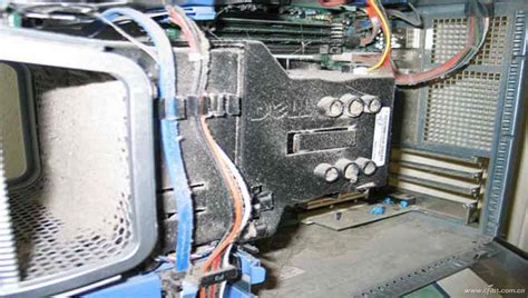 機箱清灰,機箱清灰可以用吹風機嗎縮略圖