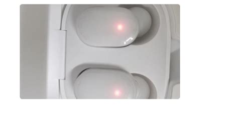 藍(lán)牙耳機(jī)充電亮紅燈是什么意思(藍(lán)牙耳機(jī)充一天了還是亮紅燈)縮略圖