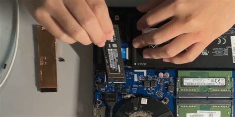 筆記本固態硬盤怎么取下來,電腦固態硬盤怎么取下來縮略圖