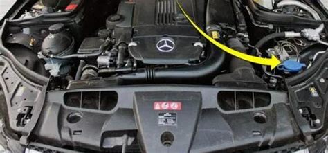 汽車玻璃水噴不出來解決辦法圖解,汽車水箱和玻璃水箱圖片縮略圖