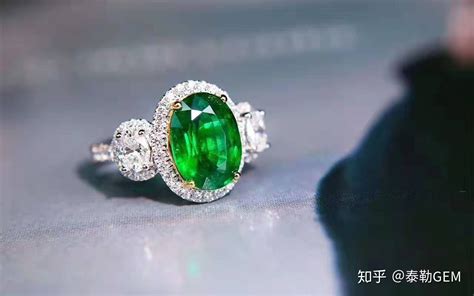 祖母綠壁紙,全面屏祖母綠色高清壁紙縮略圖