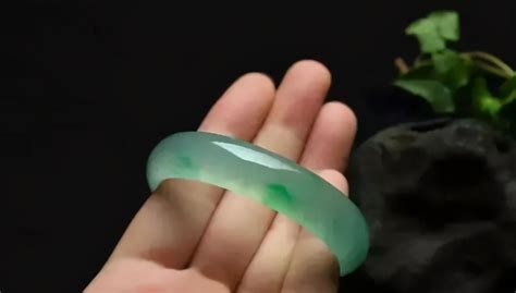 鐲子發出哼唧聲音,迎春花電視劇鐲子的叫聲縮略圖