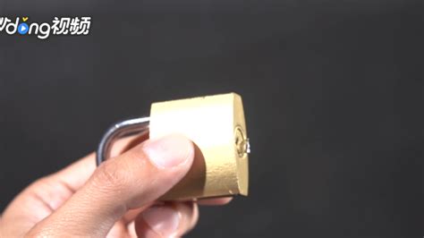 鑰匙卡在鎖里面拔不出來(lái)怎么辦(鑰匙斷在鎖里面拔不出來(lái)怎么辦)縮略圖