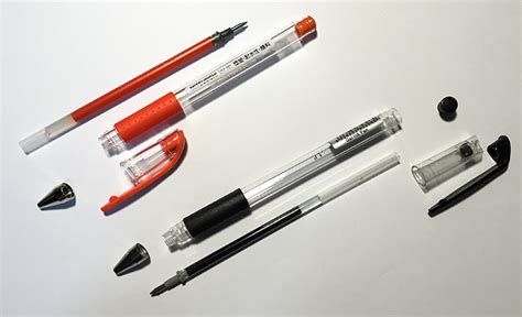 簽字筆和中性筆的區(qū)別(簽字筆和中性筆的區(qū)別圖片)縮略圖