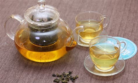 茶壺泡茶(茶壺泡茶和蓋碗泡茶的區(qū)別)縮略圖