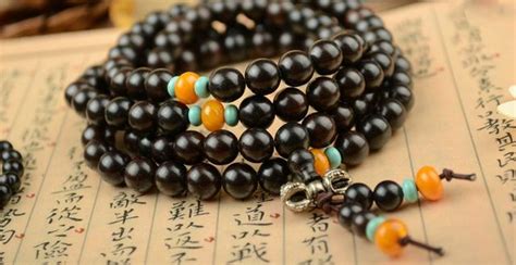 檀木手串怎么盤(檀木手串怎么盤玩)縮略圖