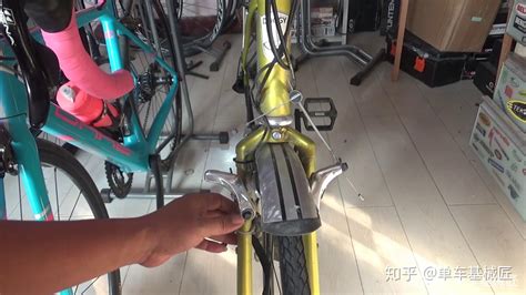 學(xué)步車輪子的拆開教程,學(xué)步車輪子怎么拆開鉚釘縮略圖