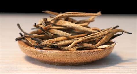 滇紅茶大金針的檔次與價格(滇紅茶大金針的功效與作用)縮略圖