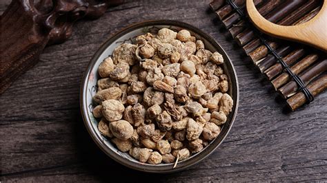 昆布消腫散結最好的方法(昆布泡酒的功效與作用)縮略圖