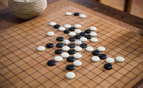 圍棋棋盤中間的點(diǎn)叫什么,圍棋棋盤中間的點(diǎn)叫什么名字縮略圖