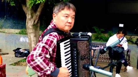 手風琴演奏經(jīng)典歌曲(手風琴演奏經(jīng)典歌曲九九艷陽天)縮略圖