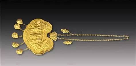 金鎖的寓意和象征(金鎖的寓意和象征意義)縮略圖