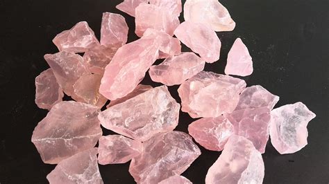 芙蓉石和粉水晶的區(qū)別,芙蓉石一般多少錢一克縮略圖