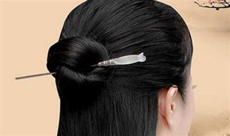 簪子盤頭發(簪子盤頭發教程)縮略圖