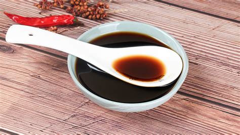 老抽的功效與作用,老抽和生抽區(qū)別縮略圖