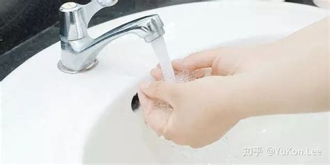 洗手液和洗潔精的區(qū)別(洗手液和洗潔精的區(qū)別是什么)縮略圖