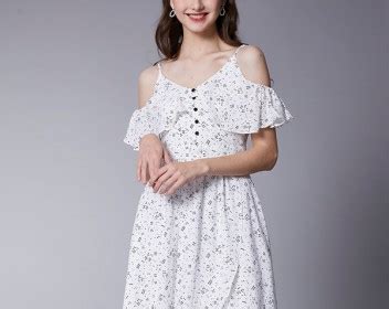 吊帶連衣裙外面搭配什么好,黑色吊帶連衣裙外面搭配什么好縮略圖