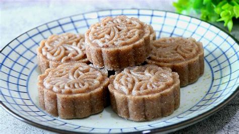 八珍糕粉的標(biāo)準(zhǔn)配方(八珍糕粉的功效與作用)縮略圖