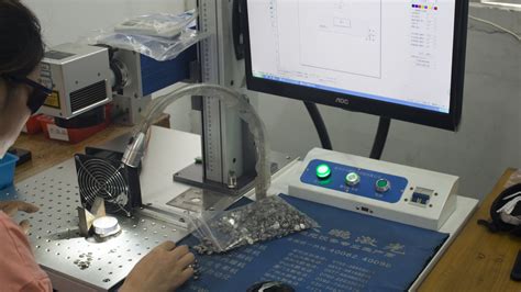 鑰匙扣激光刻字機(jī)多少錢一臺,激光刻字鑰匙扣機(jī)器多少錢縮略圖