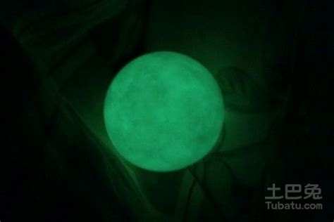 夜光石真假最簡單的鑒別,夜光石真假最簡單的鑒別方法縮略圖