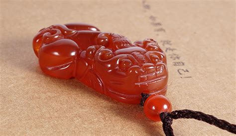 紅玉髓,紅玉髓和紅瑪瑙的區(qū)別縮略圖