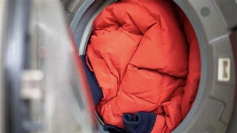 羽絨服干洗好還是水洗好(羽絨服干洗好還是水洗好?)縮略圖