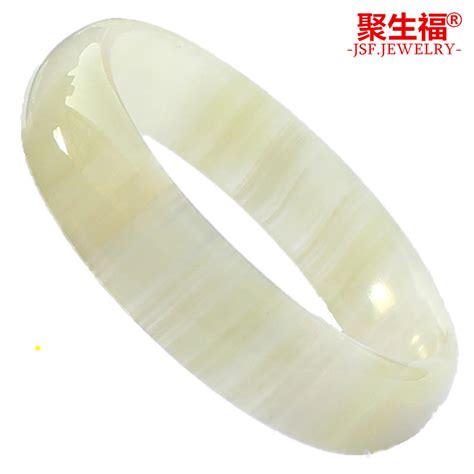 玉手鐲女款天然正品(玉手鐲在哪里買才是正品)縮略圖