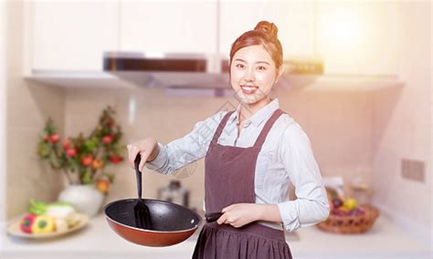 圍裙美女做飯(圍裙美女做飯視頻)縮略圖