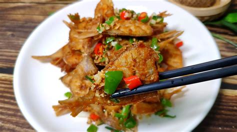 剝皮魚的做法和視頻,剝皮魚怎么做好吃又簡(jiǎn)單的做法縮略圖
