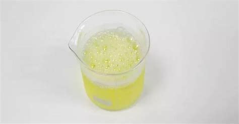 精華液發(fā)黃是怎么回事(精是黃的是怎么回事)縮略圖