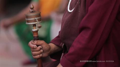 轉(zhuǎn)經(jīng)筒的意義(藏族轉(zhuǎn)經(jīng)筒的意義)縮略圖