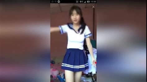 校服太透了能看見內(nèi)衣怎么辦(校服薄露出背心怎么辦)縮略圖