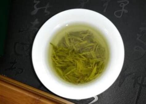 毛尖用多少度的水泡最好(毛尖用多少度的水泡最好喝)縮略圖
