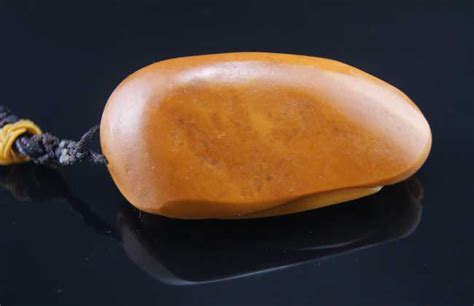黃龍玉值錢(qián)嗎,黃龍玉值錢(qián)嗎值多少錢(qián)縮略圖