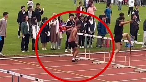 跨欄比賽欄倒了影響成績(jī)嗎(跨欄比賽欄倒了怎么算成績(jī))縮略圖