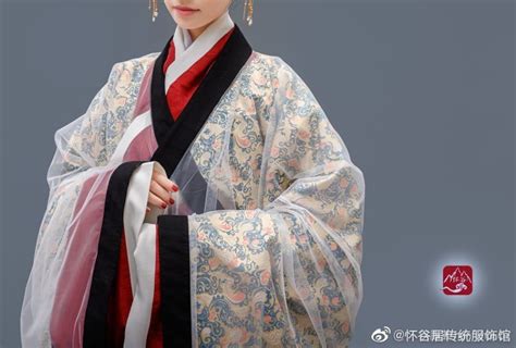 曲裾袍中的曲什么意思,曲裾深衣的裾啥意思縮略圖