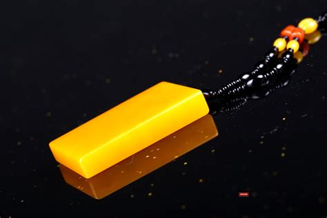 黃龍玉吊墜,黃龍玉吊墜真實(shí)價(jià)格縮略圖