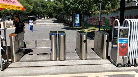 通道閘機(jī)圖片(通道閘機(jī)圖片大全)縮略圖