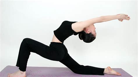 短裙瑜伽拉伸動作(短裙瑜伽拉伸動作圖)縮略圖