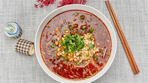 酸辣粉家常做法(酸辣粉重慶正宗酸辣味)縮略圖