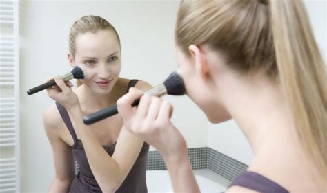 腮紅怎么打自然好看(腮紅怎么打自然好看視頻)縮略圖