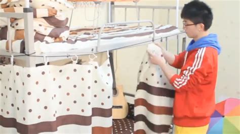 床簾上鋪怎么安裝,床簾上鋪怎么安裝支架縮略圖