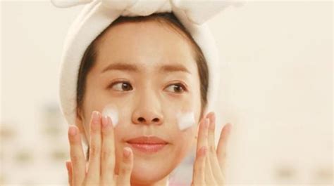 卸妝可以直接用洗面奶嗎(卸妝可以直接用洗面奶嗎女生)縮略圖