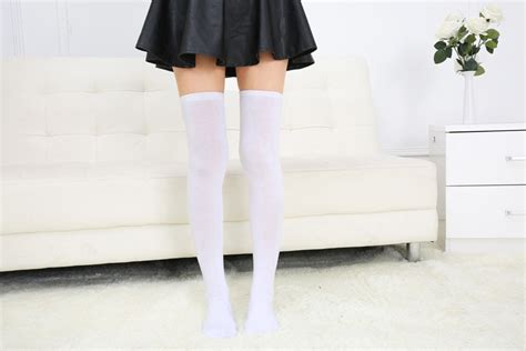 短裙加黑色長筒襪,短裙加黑色長筒襪圖片縮略圖