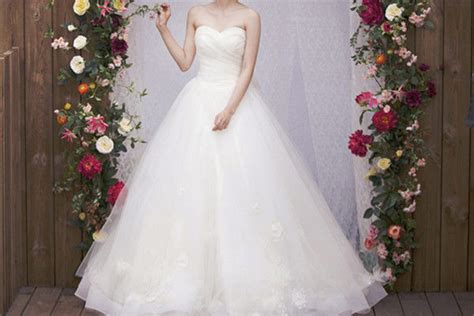 中式婚紗多少錢一套,中式婚紗多少錢一套新款縮略圖