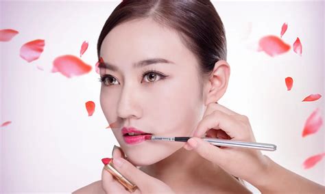 腮紅怎么用 初學者學化妝教程,腮紅怎么用 初學者學化妝教程視頻縮略圖